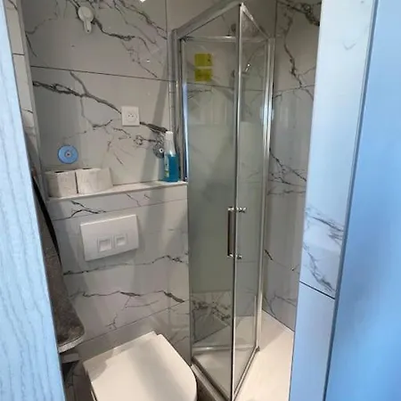 Super En Face De La Gare De * Mylhúzy