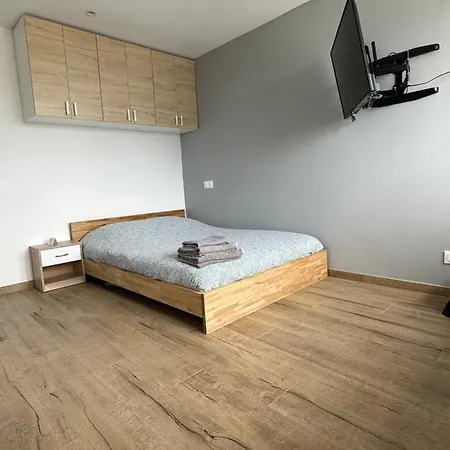 Super En Face De La Gare De Apartmán *